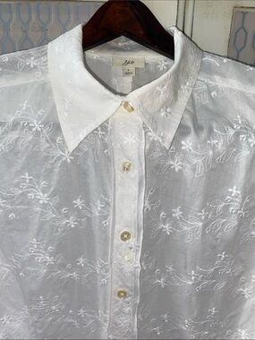 J. Jill White Floral Embroidered Button-Down Shirt